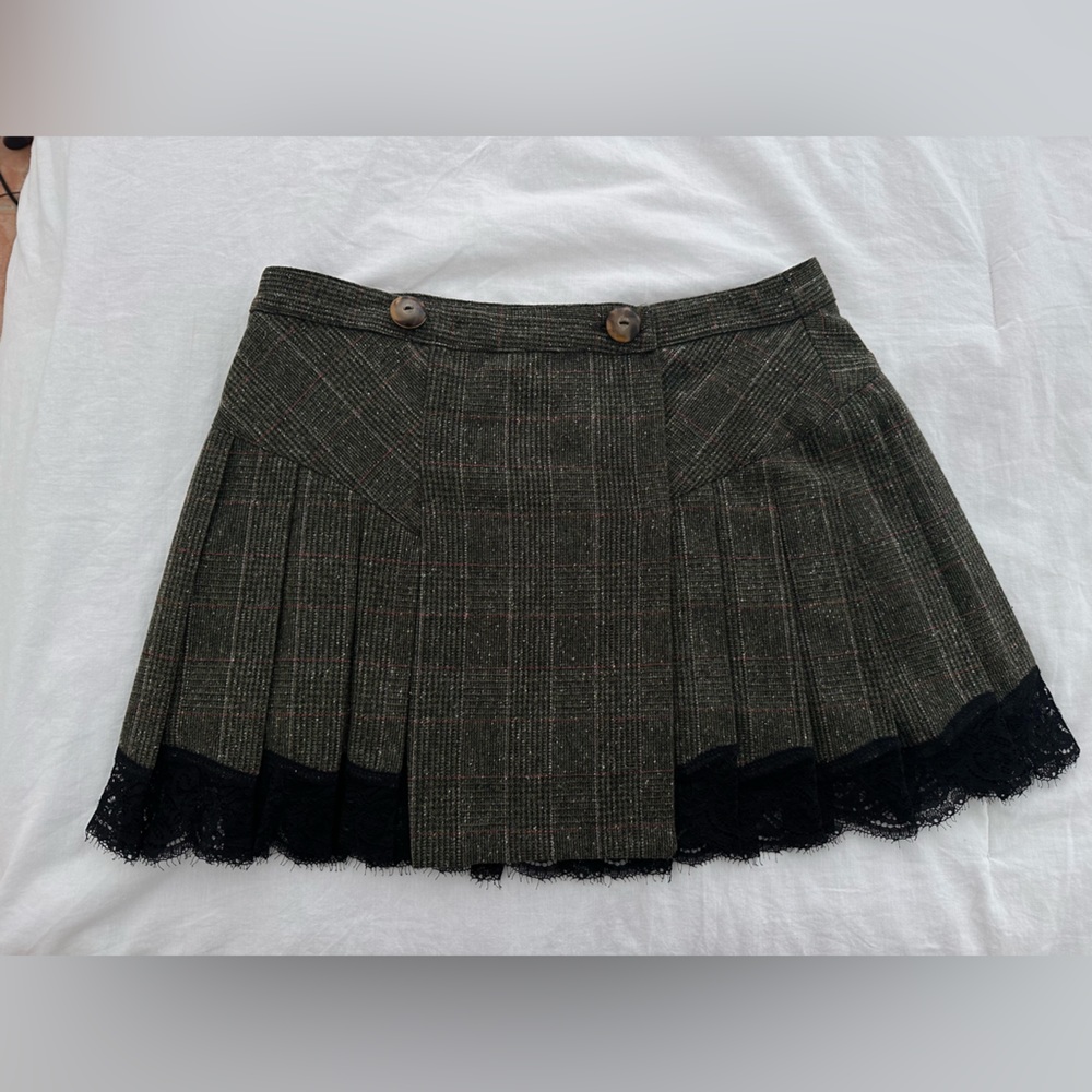 Perfect vintage dolce and Gabbana pleated mini skirt with plaid and lace